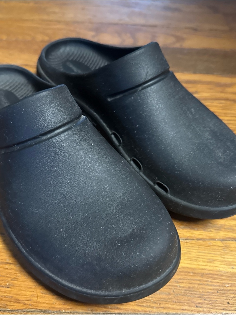 OOFOS unisex Black Slip-On Foam Clogs women’s sz 9